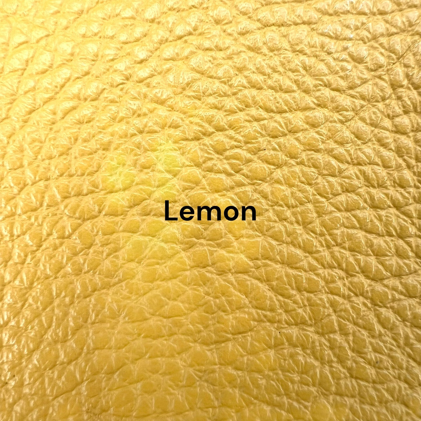 petit carnet en cuir jaune personnalisé