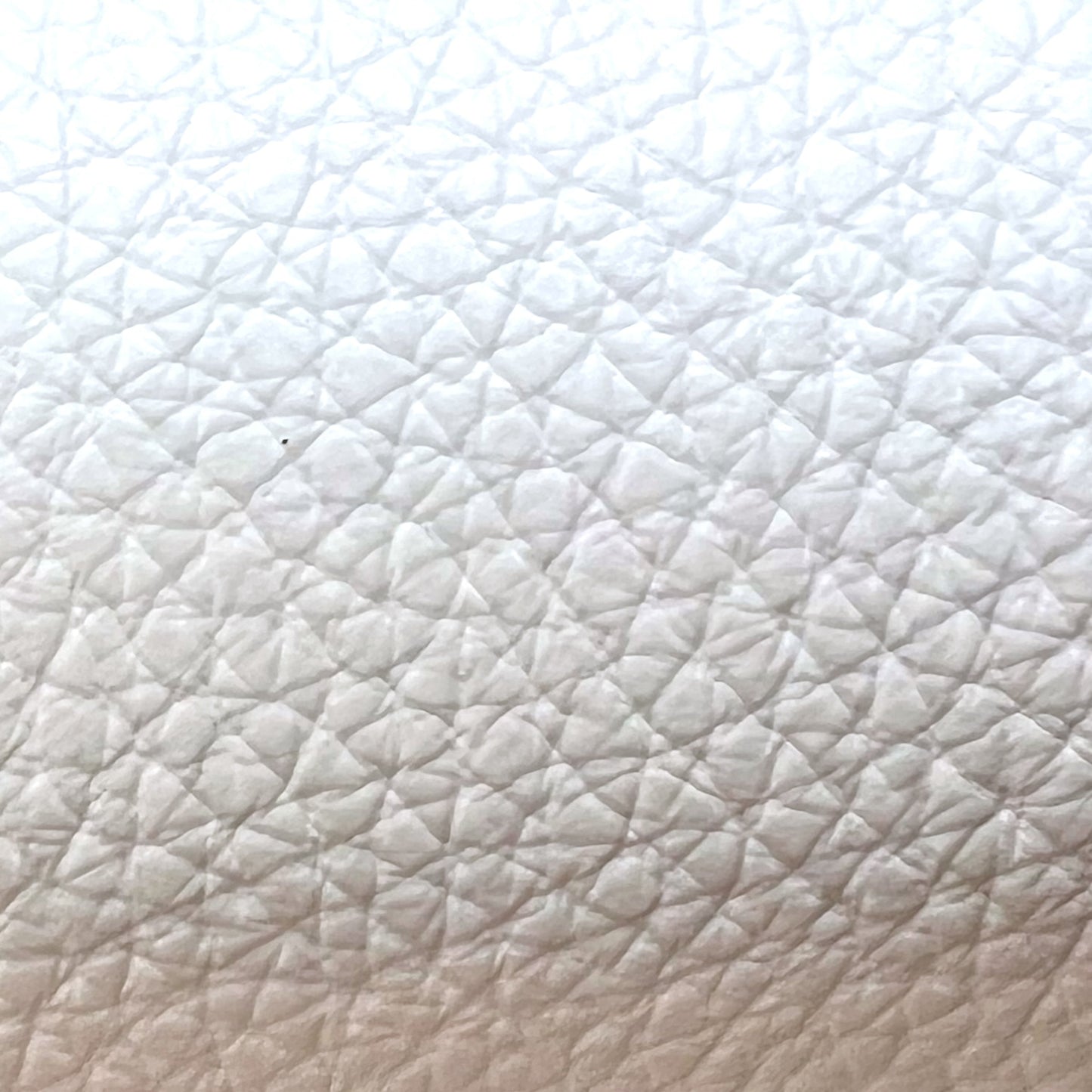 BOUGIE DANS SON ÉTUI DE CUIR Rechargeable - N°01 SABLE CHAUD