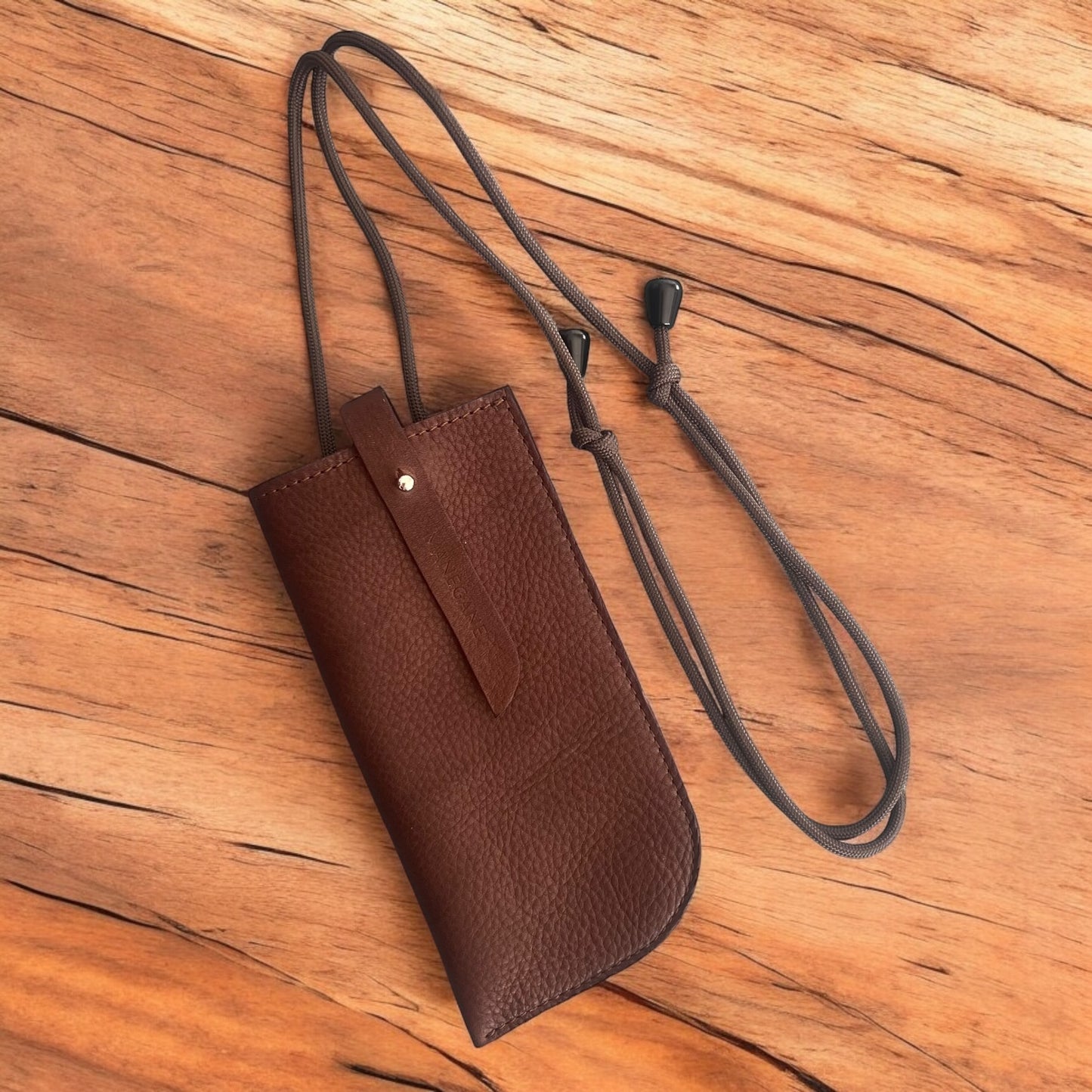 etui lunette cuir marron avec cordon