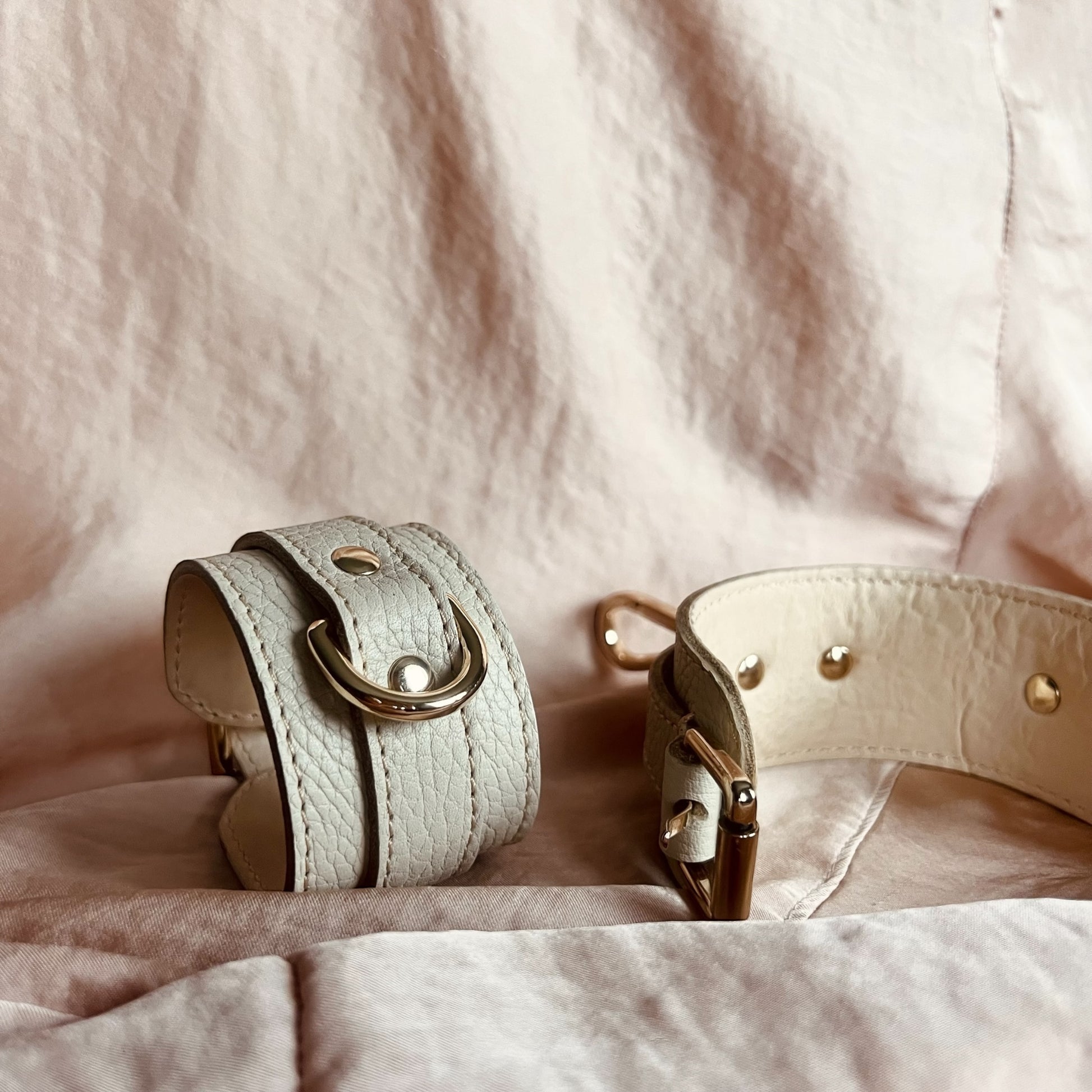 menottes sexy en cuir
