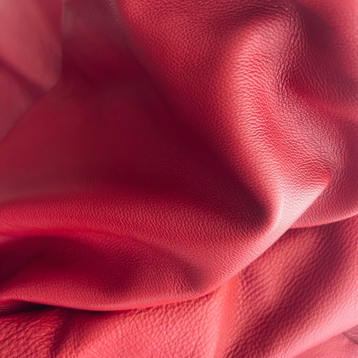 menottes rouges en cuir