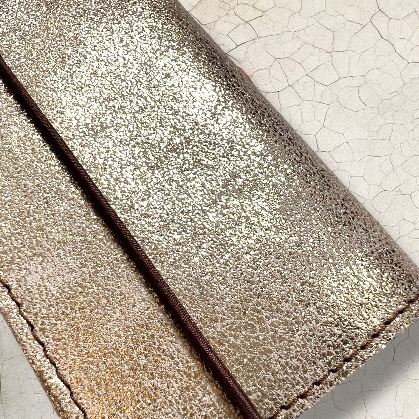 petit porte-monnaie pratique pour femme en cuir doré