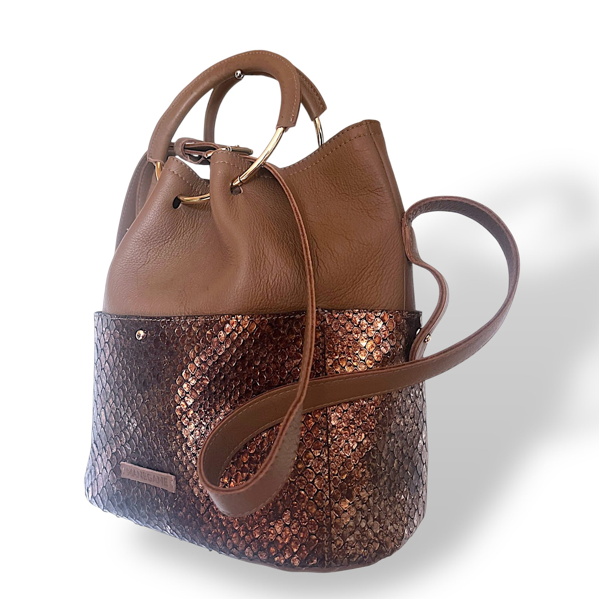 sac seau en cuir taupe