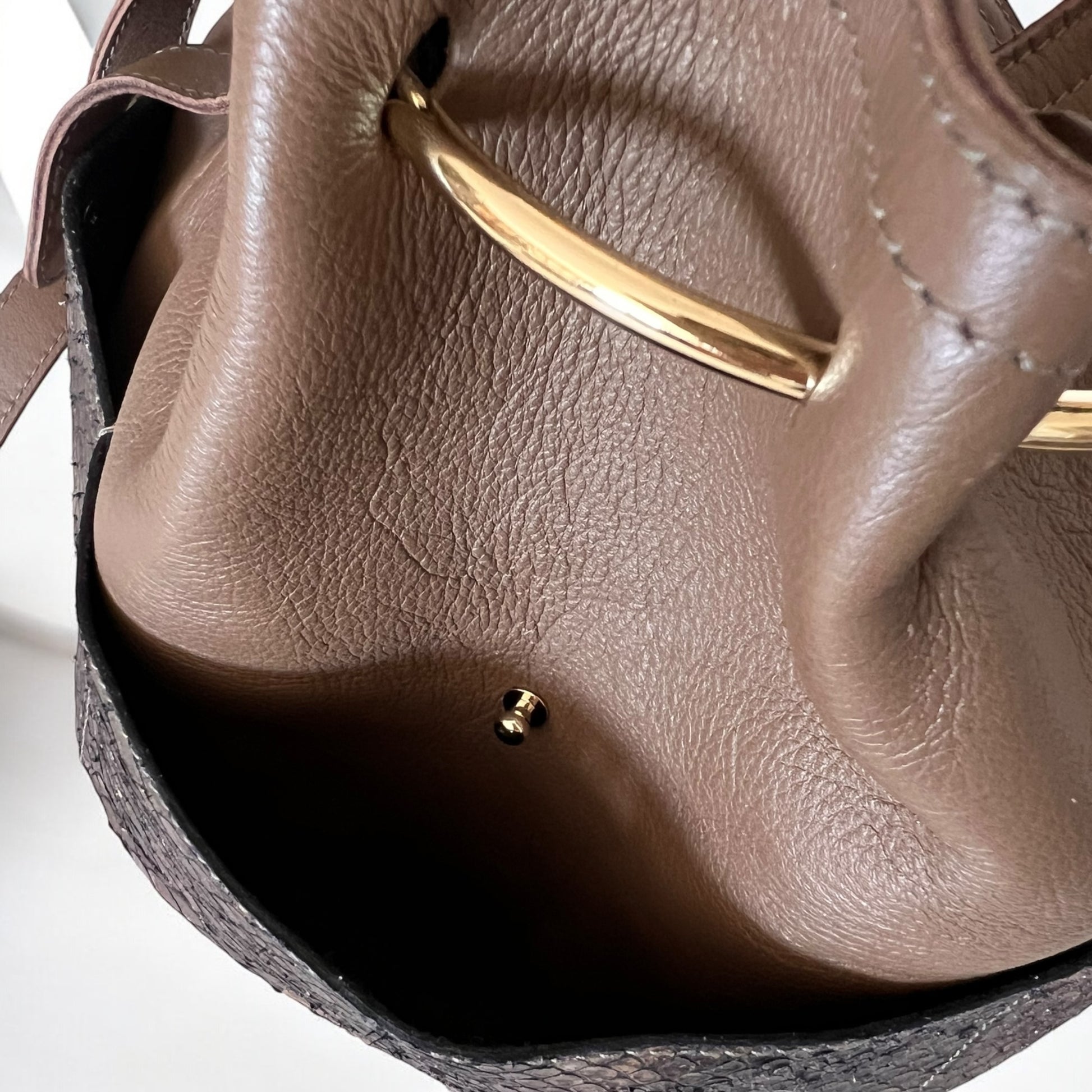 sac femme avec poches sur les cotes