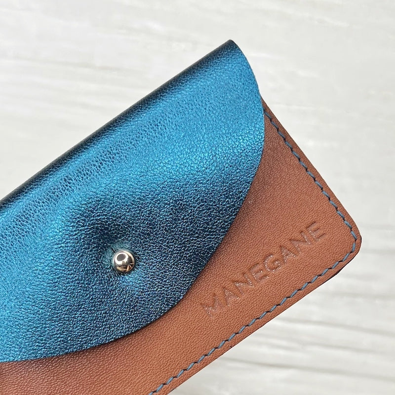 porte carte en cuir bleu et marron manegane
