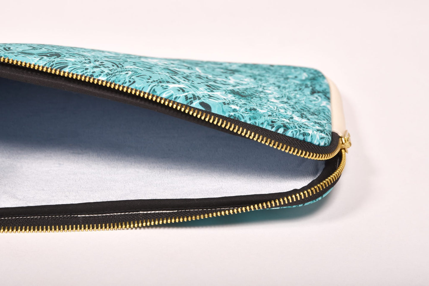 Pochette Piscine Plume De Paon & Manegane