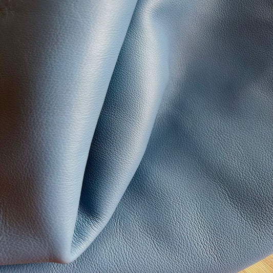 cuir bleu cadillac manegane