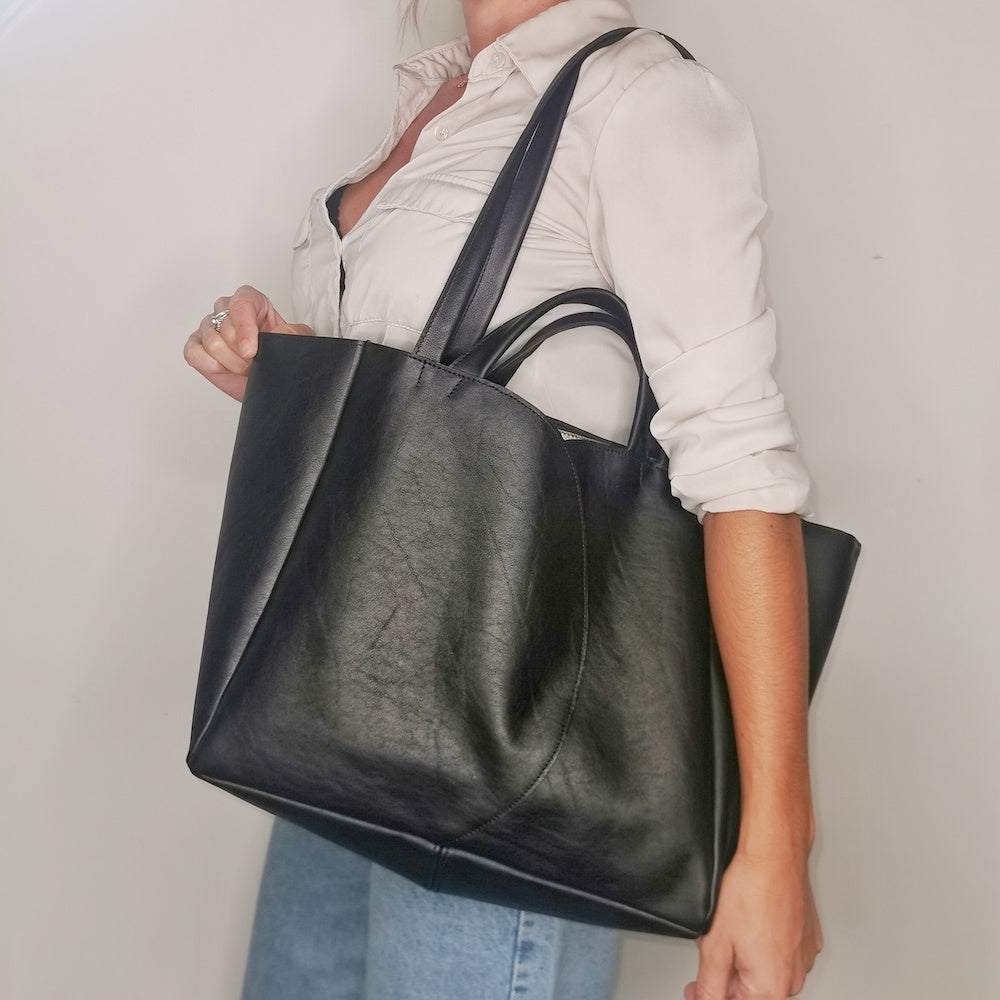 cabas cuir noir porté épaule