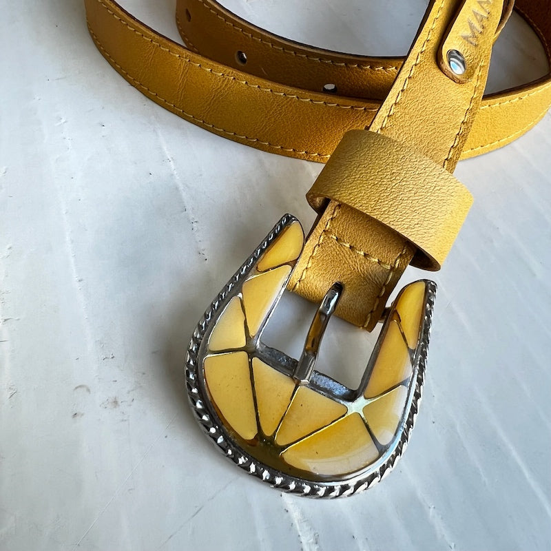 ceinture en cuir jaune