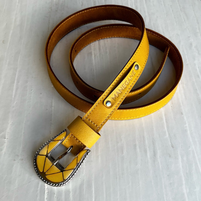 ceinture en cuir jaune