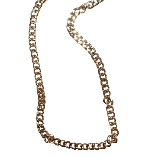 Cadena de eslabones de oro claro