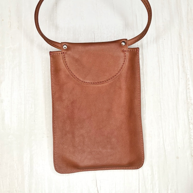 étui à téléphone en cuir marron manegane