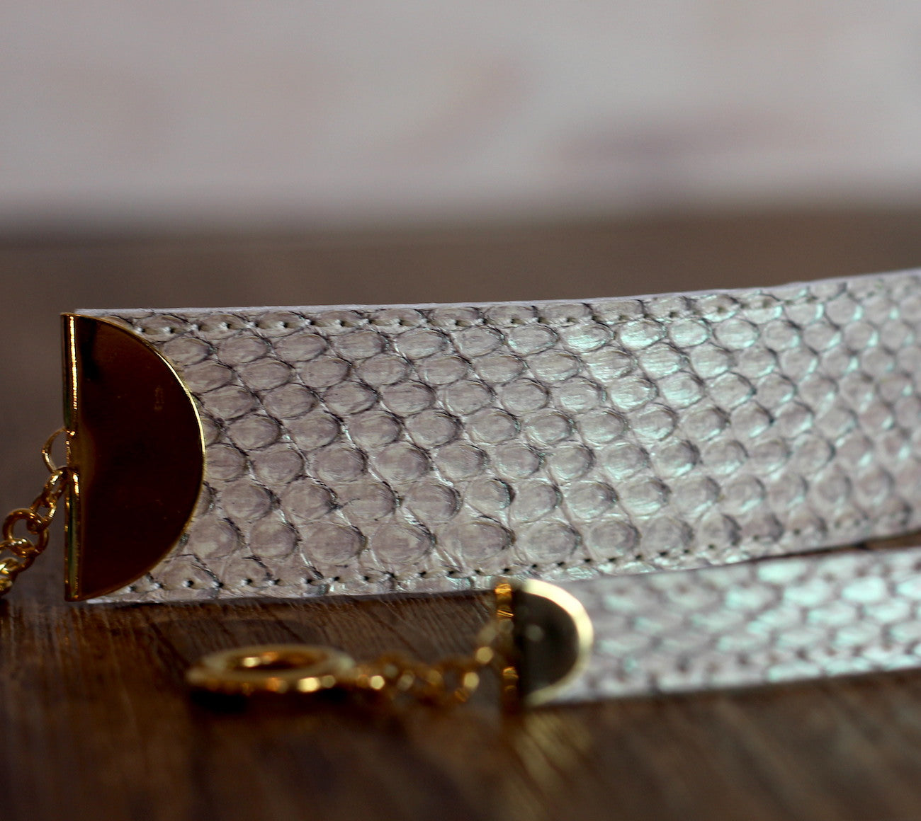 bracelet en python blanc nacré