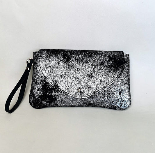 Pochette en cuir argenté Cosmic Grey