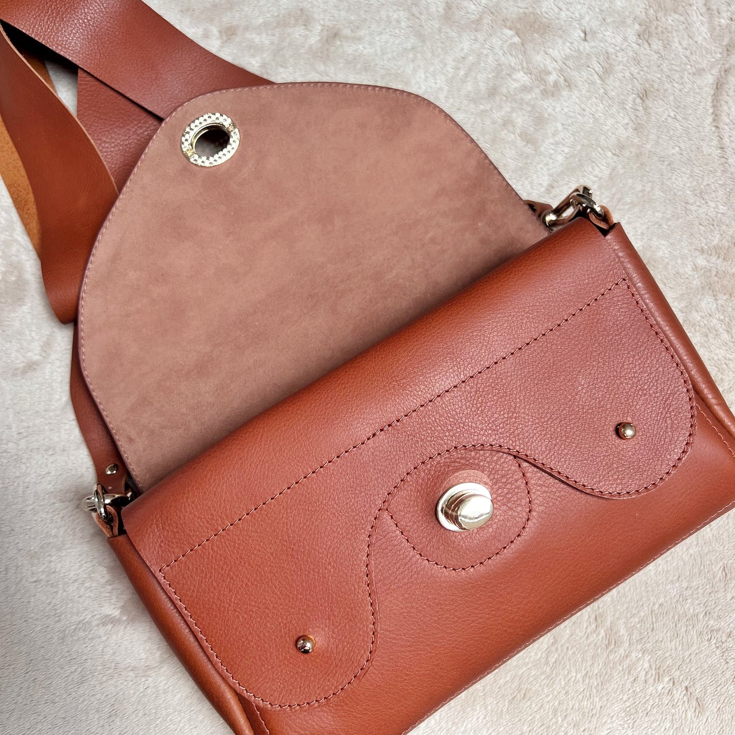 Kiss Bag Up Blush