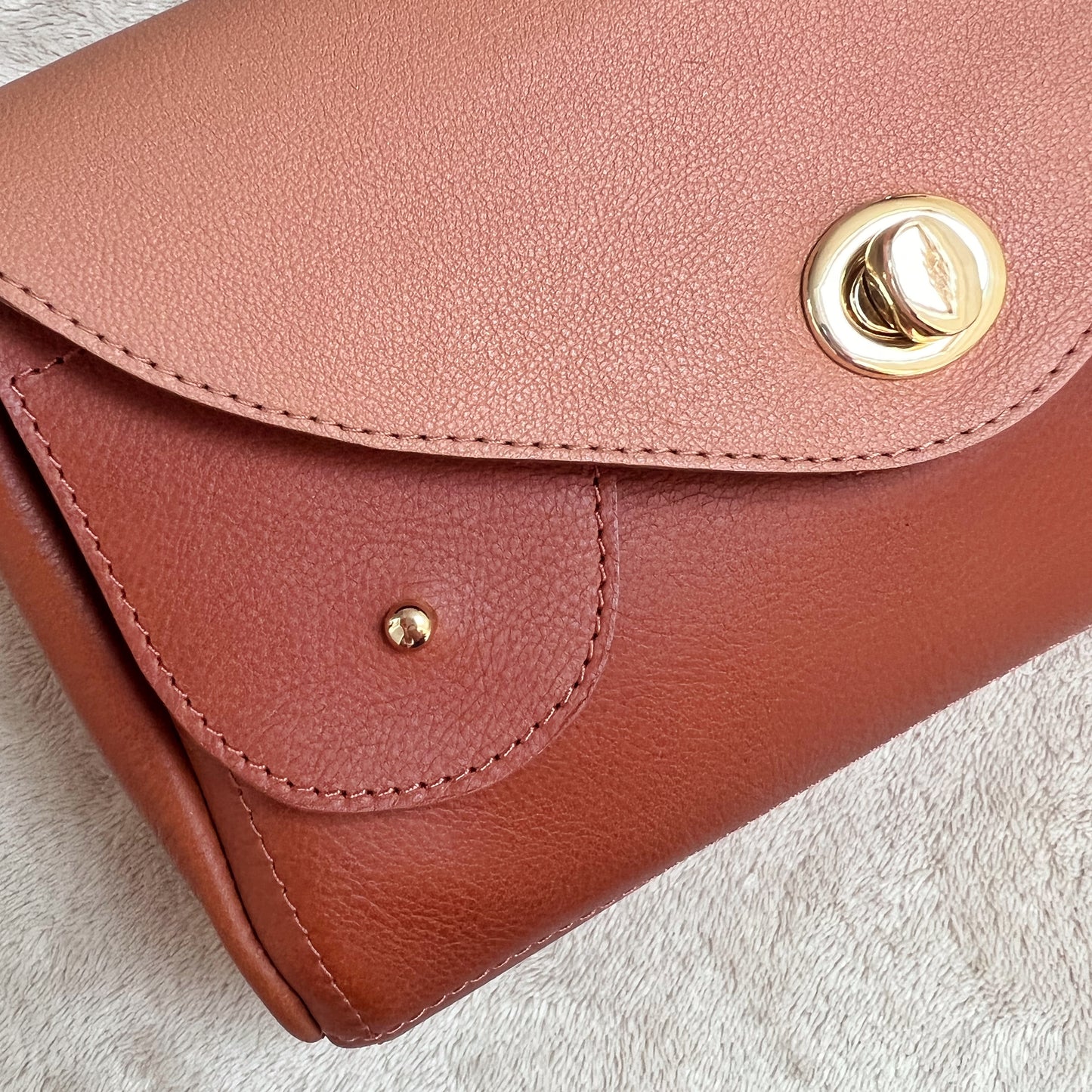 Kiss Bag Up Blush