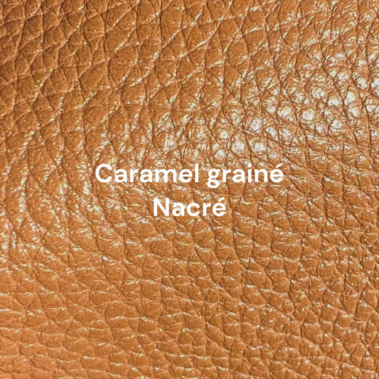 Objet en cuir caramel grainé pour personnalisation