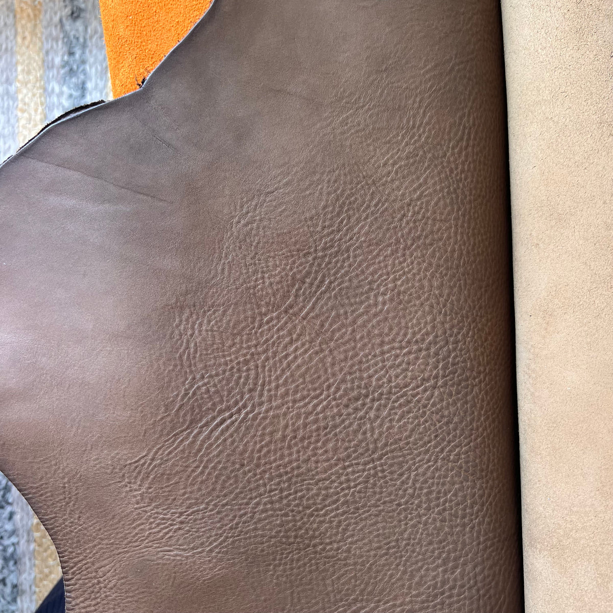 créer un carnet en cuir marron