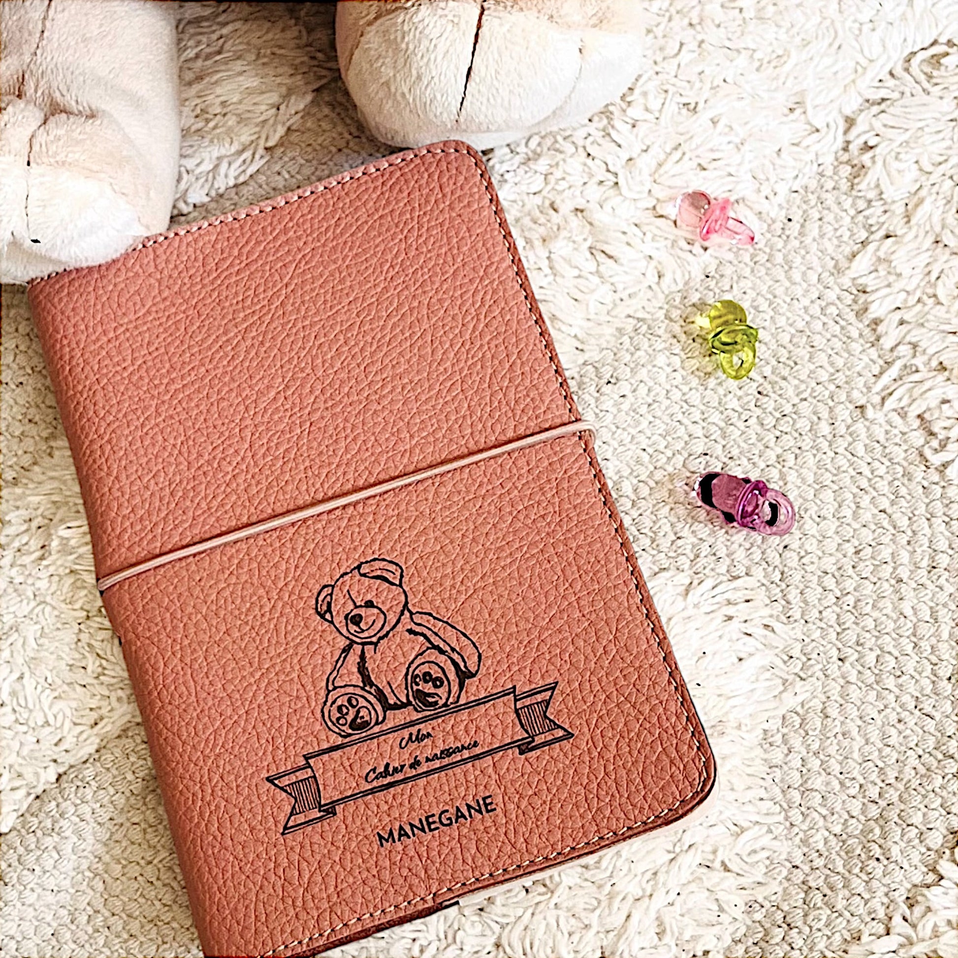 cadeau carnet de naissance en cuir