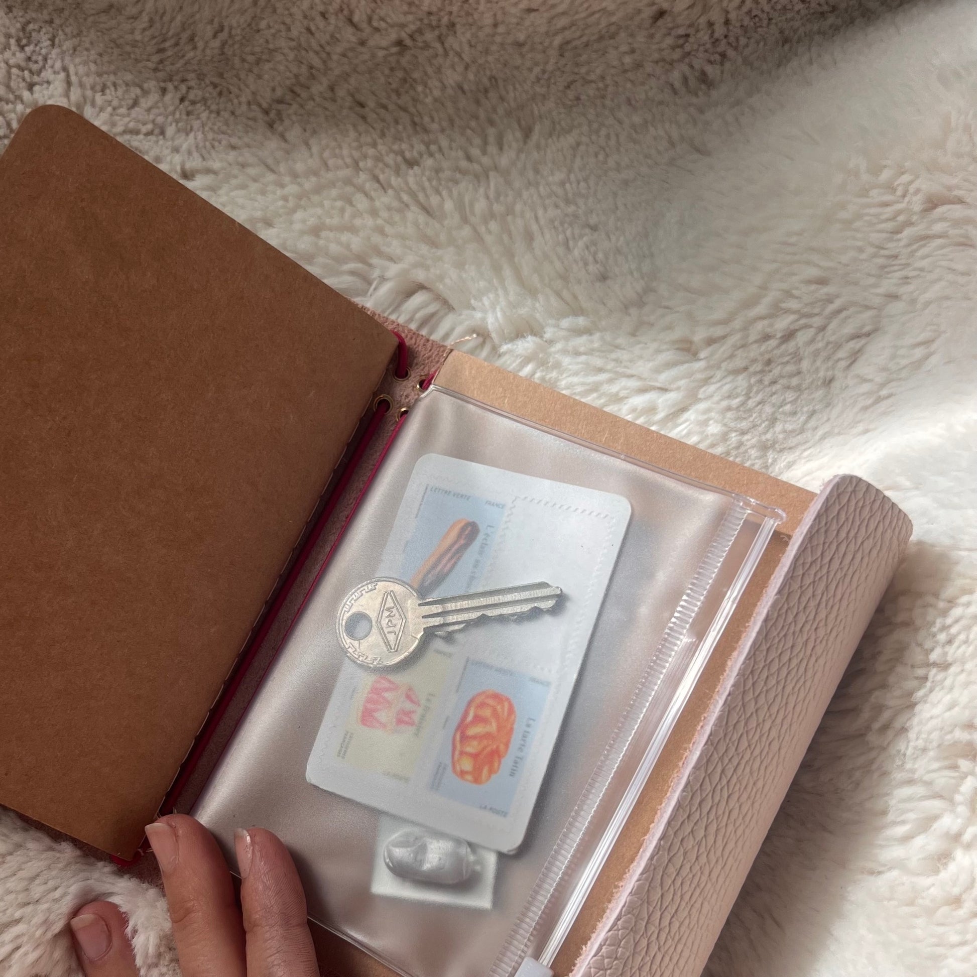 carnet en cuir avec pochette zippée