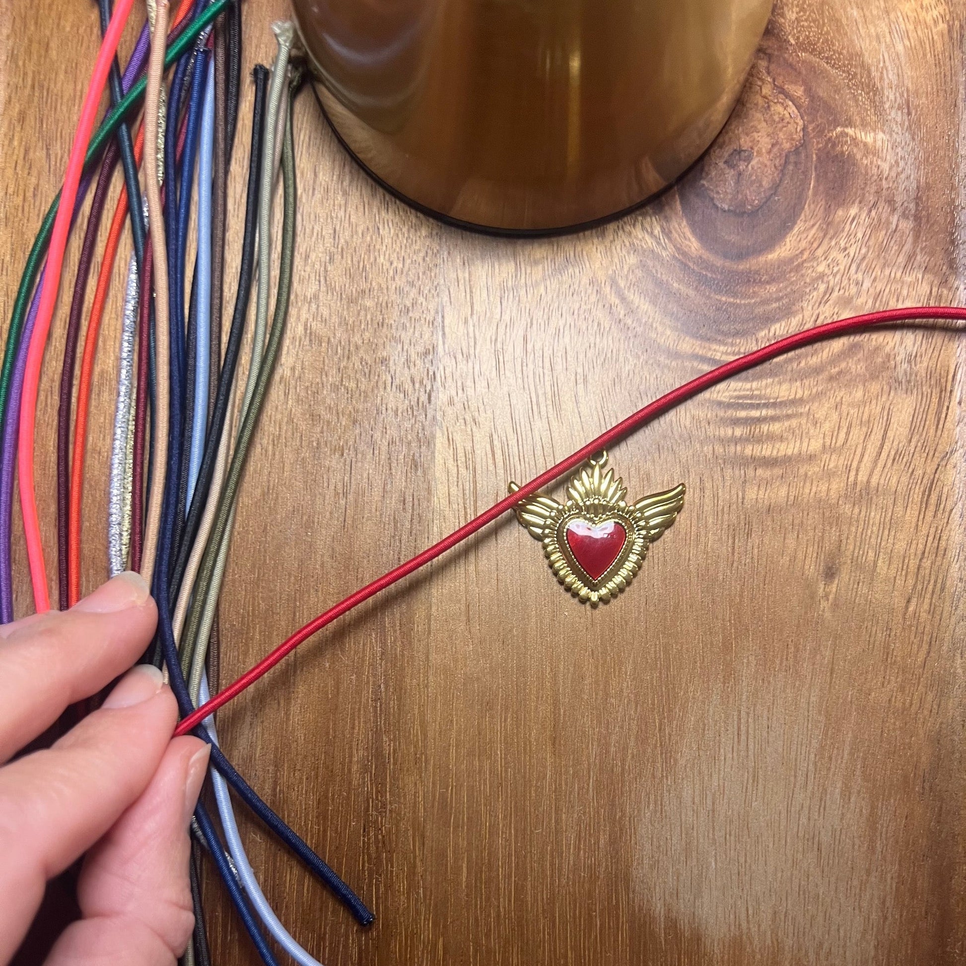 creatrice de carnet en cuir