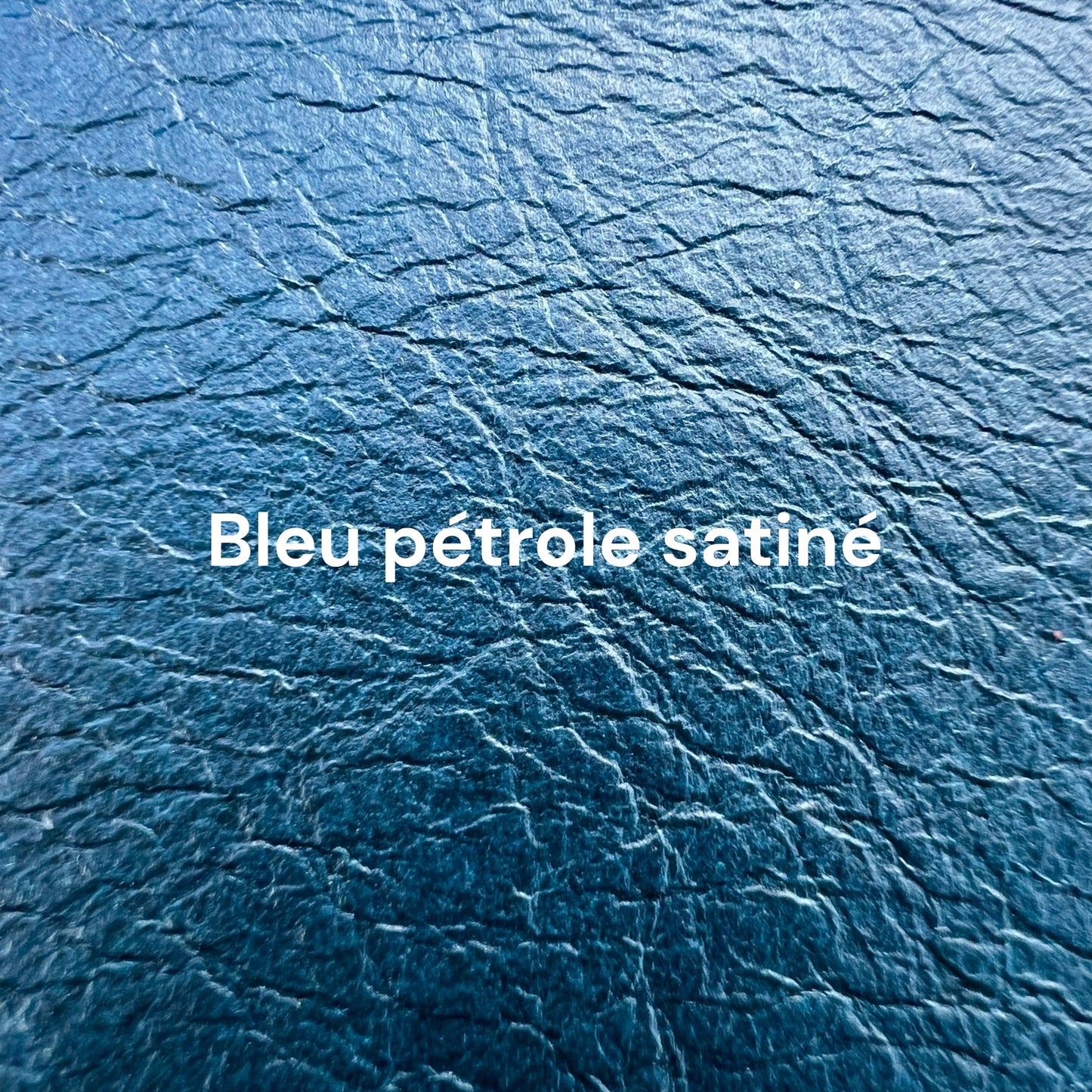 Cuir bleu pétrole satiné