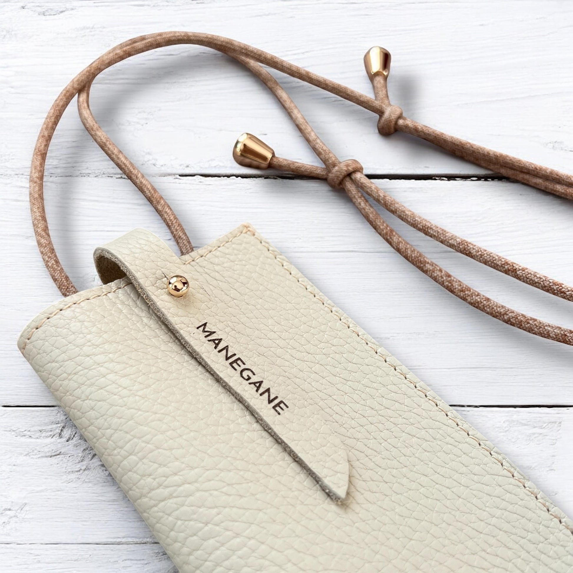 etui lunettes blanc avec cordon pour femme