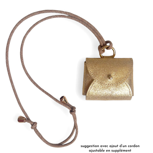 étui en cuir doré pour ecouteurs