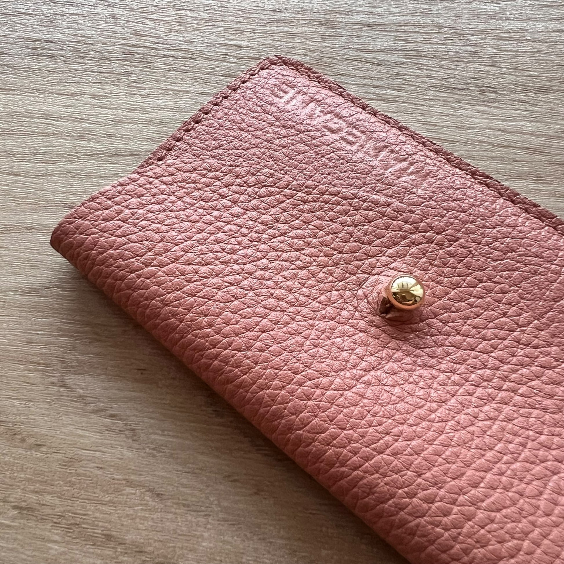 porte-carte en cuir rose pour femme