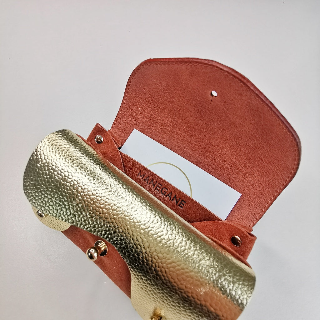 porte-monnaie daim en cuir caramel et or
