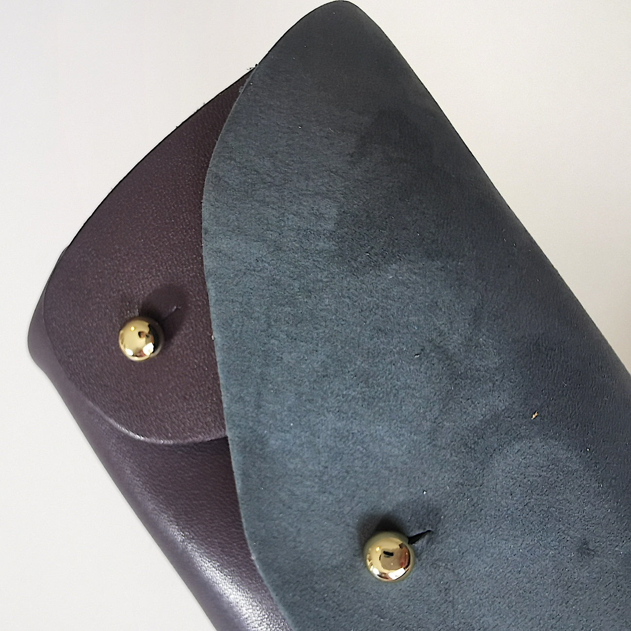 rabat en cuir velours gris