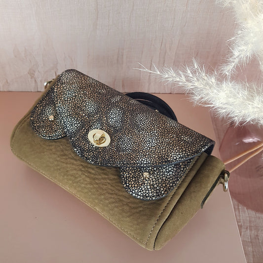 sac à main bisou bag en cuir marron manegane